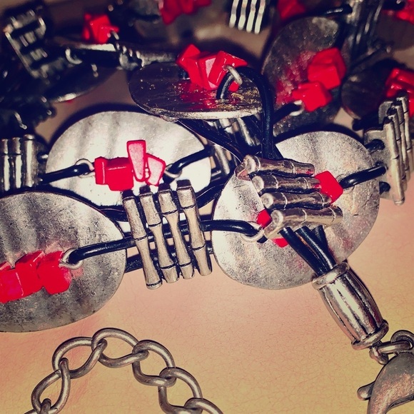 Vintage belt silver toned discs red beads black cords EUC - Picture 8 of 10